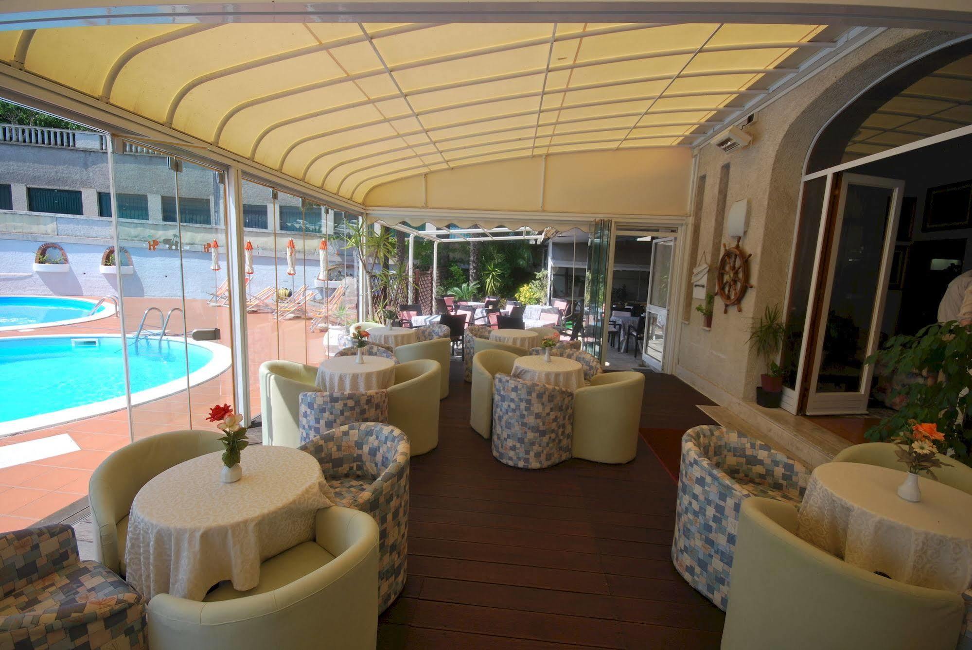Hotel Paco Pietra Ligure Eksteriør bilde